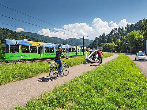 Straßenbahn, Auto und Fahrrad Freiburg